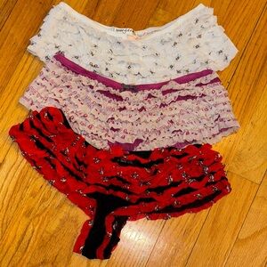 3 Honeydew Ruffle Panties Boyshorts Little Skulls, Libra Scales Sz Small